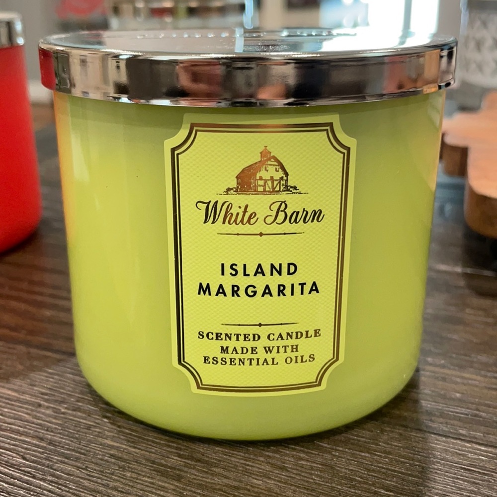 White Barn Island Margarita candle